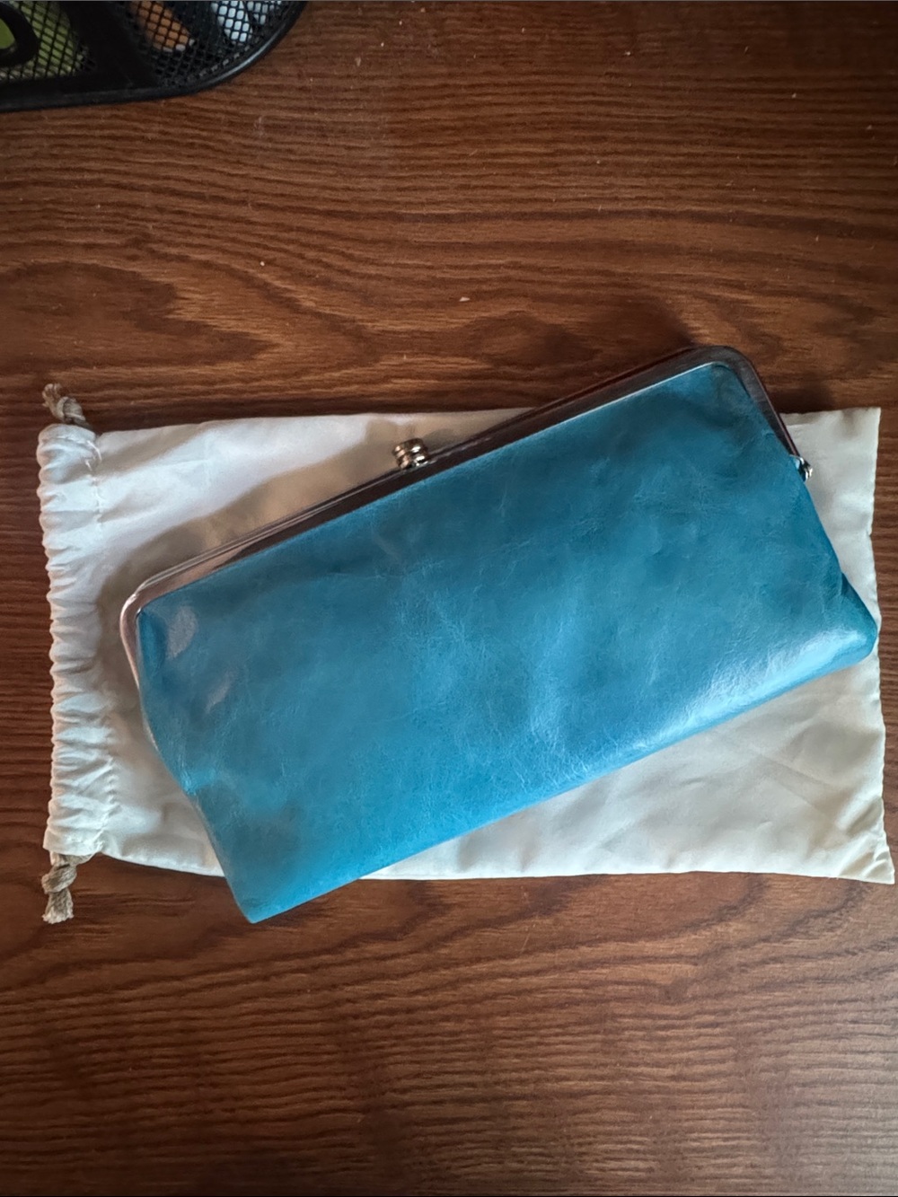 HOBO Lauren Wallet in Capri